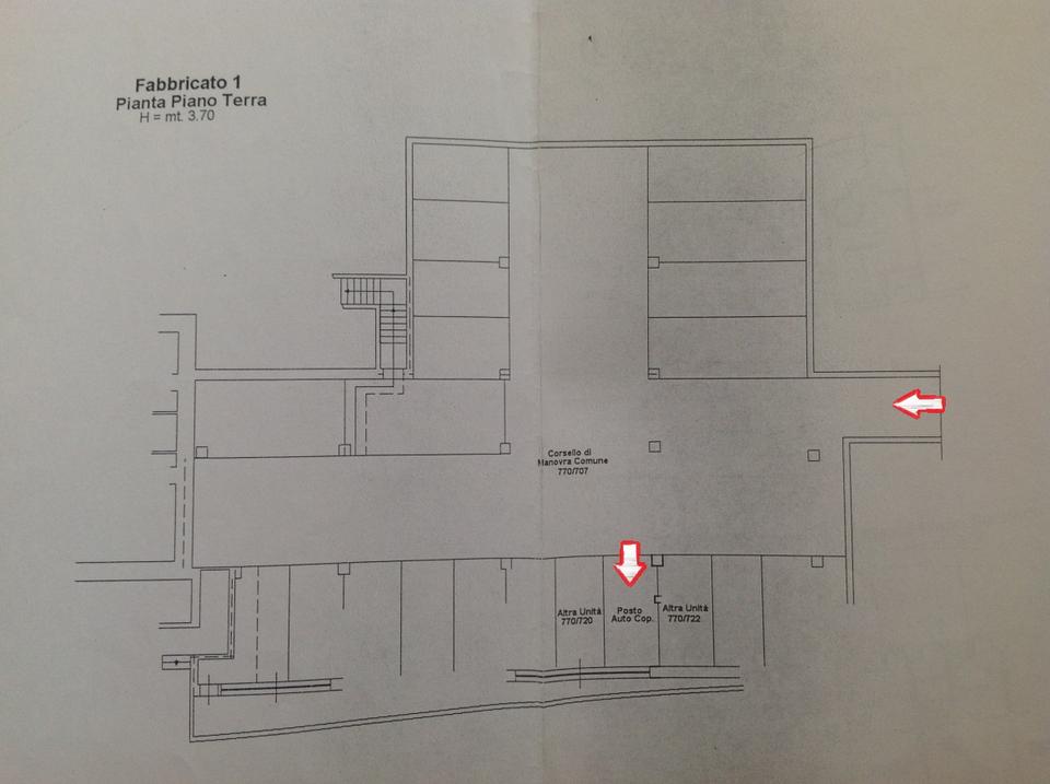 Garage floor plan showing parking spot