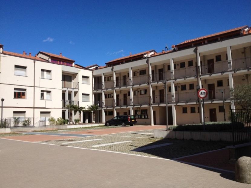 Small square for temporary parking